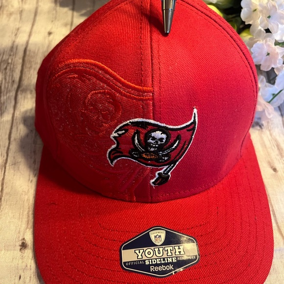 🧢🏈NWT NFL YOUTH Tampa Bay Buccaneers Ball Cap - Picture 9 of 9